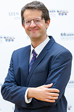 Dr. Alberto Fernández Martínez