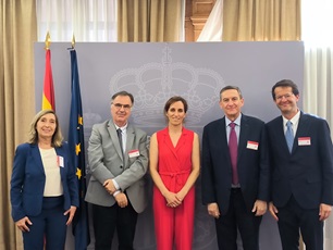 reunión de la Ministra de Sanidad con la SEEN